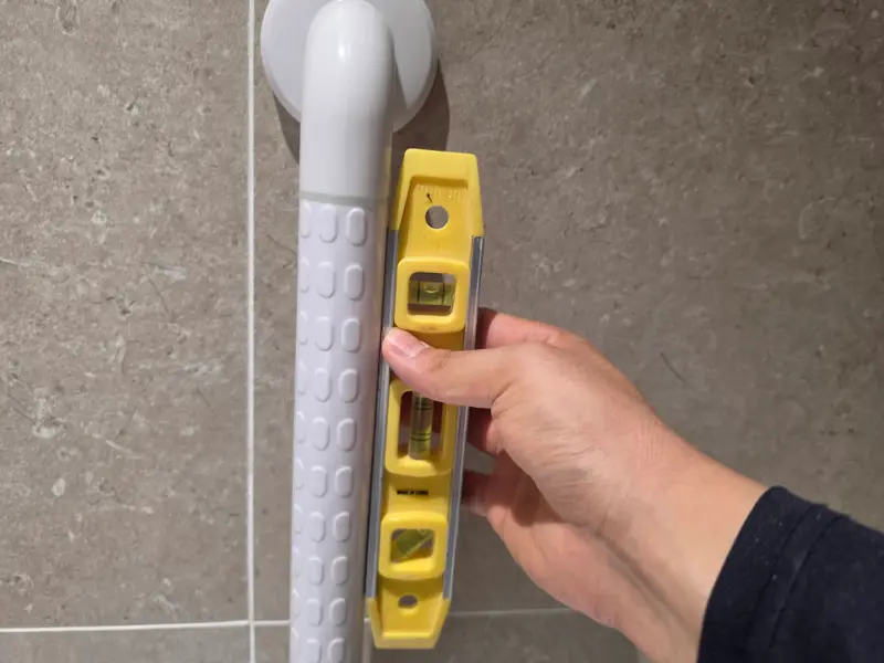 수평계로 기울기 확인